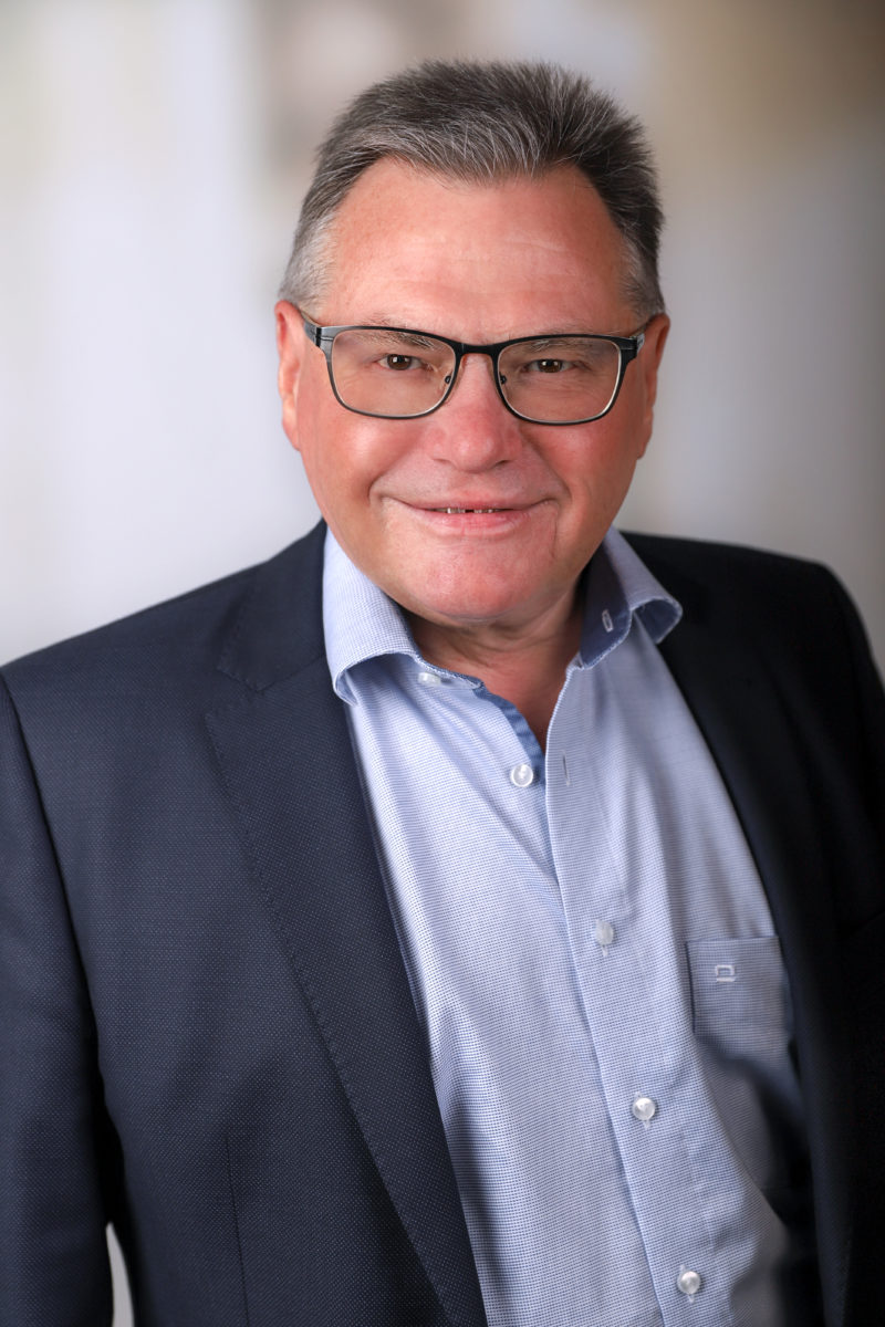 Wolfgang Kölz